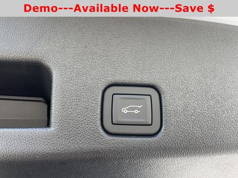 New 2026 GMC Acadia Elevation w/ Elevation Premium Package FWD image 7