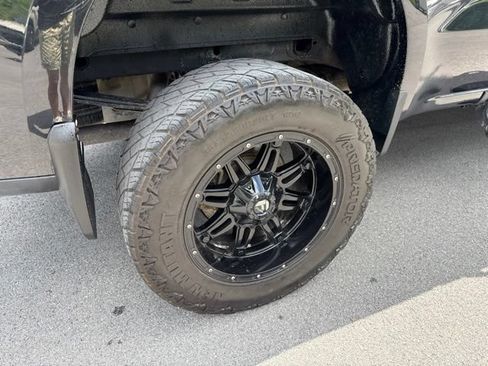 Used 2021 Chevrolet Silverado 1500 Custom Trail Boss w/ Midnight Edition AWD/4WD image 9