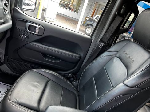 Used 2018 Jeep Wrangler Unlimited Sahara image 20