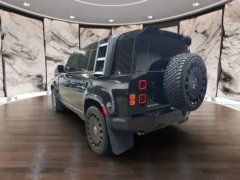 Used 2023 Land Rover Defender 110 S AWD/4WD image 3