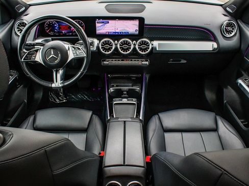 Used 2024 Mercedes-Benz GLB 250 4MATIC w/ Driver Assistance Package image 37