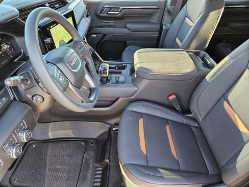 New 2026 GMC Sierra 1500 AT4 w/ AT4 Premium Package AWD/4WD image 9