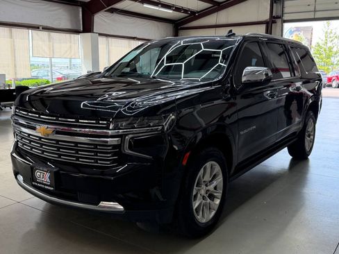 Used 2021 Chevrolet Suburban Premier AWD/4WD image 5