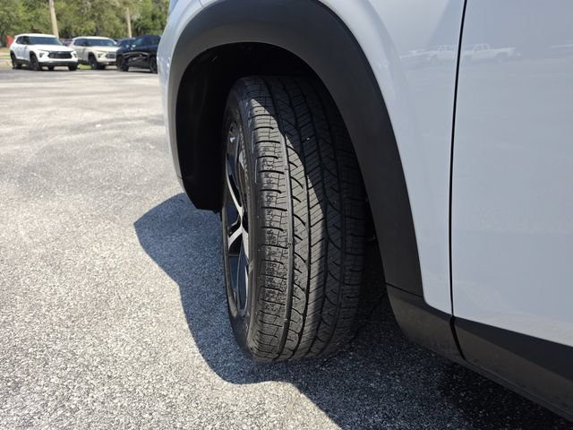 Used 2024 Chevrolet Trax RS w/ Driver Confidence Package FWD image 36