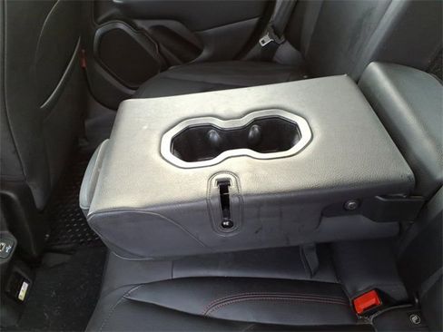 Used 2021 Jeep Renegade Trailhawk image 28