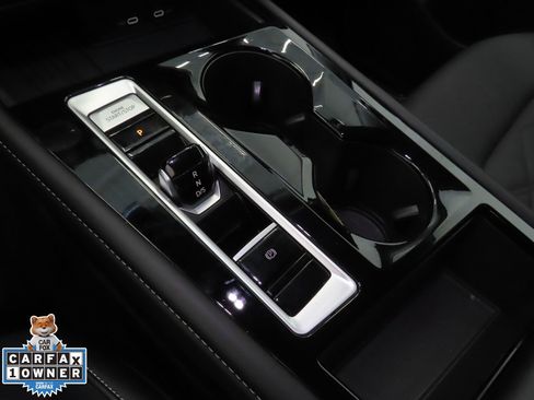 Used 2025 Volkswagen Atlas SE image 18