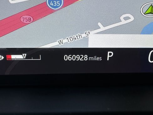 Used 2019 Land Rover Range Rover Velar R-Dynamic SE image 24