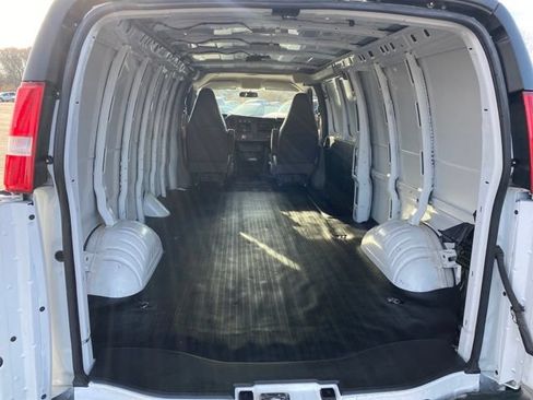 Certified 2024 GMC Savana 2500 Extended w/ Driver Convenience Package RWD image 17