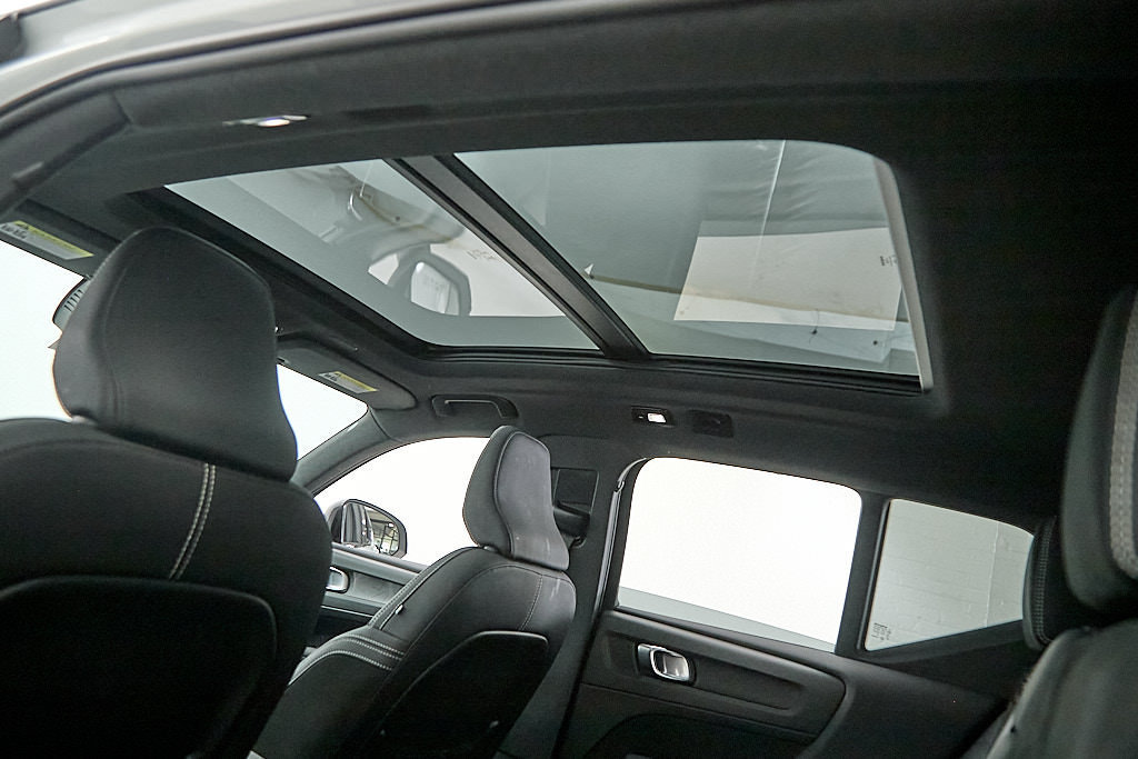Certified 2023 Volvo XC40 Recharge Plus AWD/4WD image 22