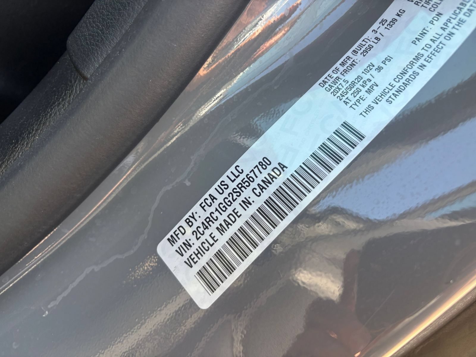 Used 2025 Chrysler Pacifica Limited FWD image 33