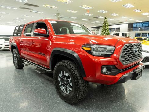 Used 2023 Toyota Tacoma TRD Off-Road w/ Advanced Technology Package image 5