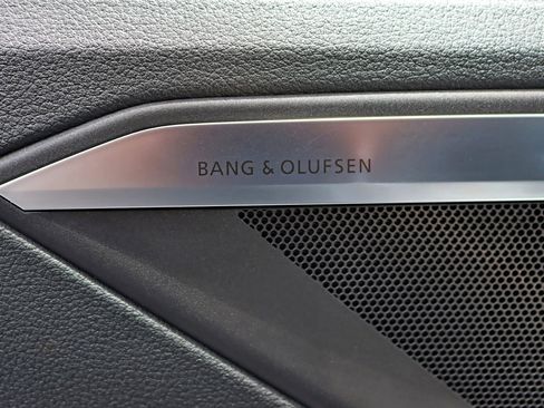 Used 2019 Audi e-tron Prestige w/ Prestige Package image 36