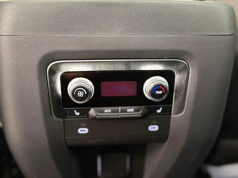 Used 2021 GMC Yukon Denali w/ Denali Premium Package AWD/4WD image 19