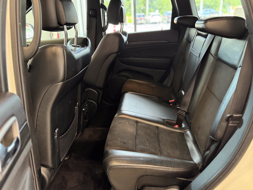 Used 2019 Jeep Grand Cherokee Altitude AWD/4WD image 12