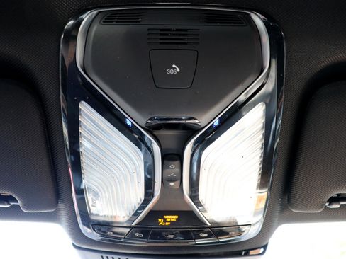 Used 2018 BMW 740i xDrive 740i xDrive Sedan image 40