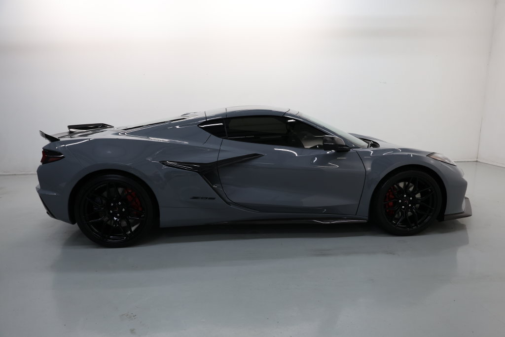 Used 2024 Chevrolet Corvette Z06 w/ Stealth Interior Trim Package RWD image 74