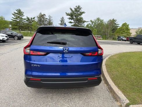 Used 2025 Honda CR-V EX image 6