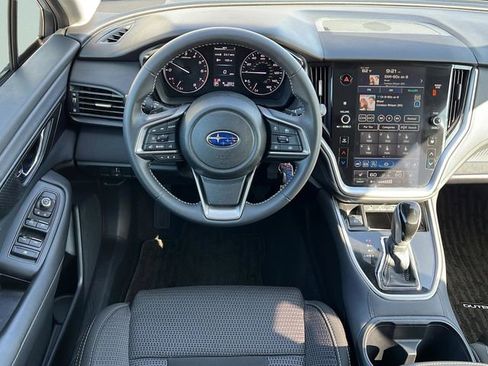 Used 2025 Subaru Outback Premium AWD/4WD image 12