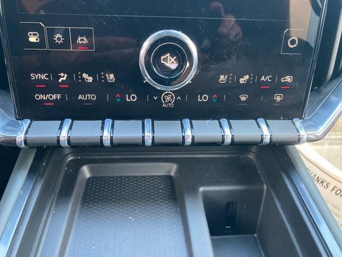 Used 2025 GMC Acadia AT4 w/ Luxury Package AWD/4WD image 26