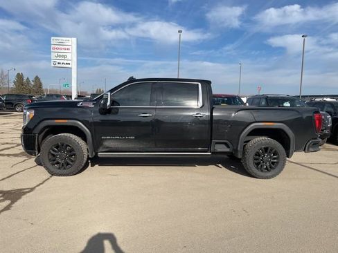 Used 2023 GMC Sierra 3500 Denali w/ Denali Black Diamond Edition image 2