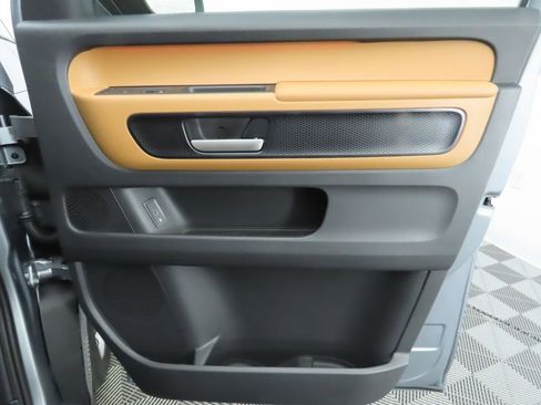 New 2025 Volkswagen ID. Buzz Pro S Plus image 26