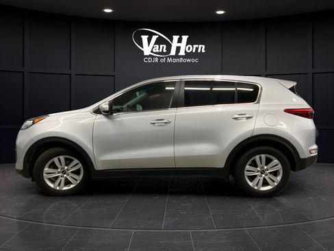 Used 2017 Kia Sportage LX FWD image 4