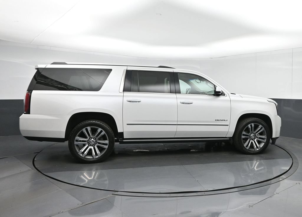 Used 2019 GMC Yukon XL Denali w/ Denali Ultimate Package AWD/4WD image 8