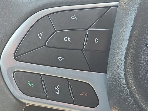 Used 2023 Chrysler Voyager LX FWD image 24