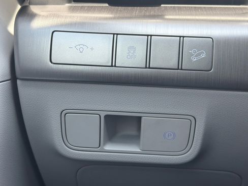 Used 2024 Hyundai Kona SEL FWD image 14