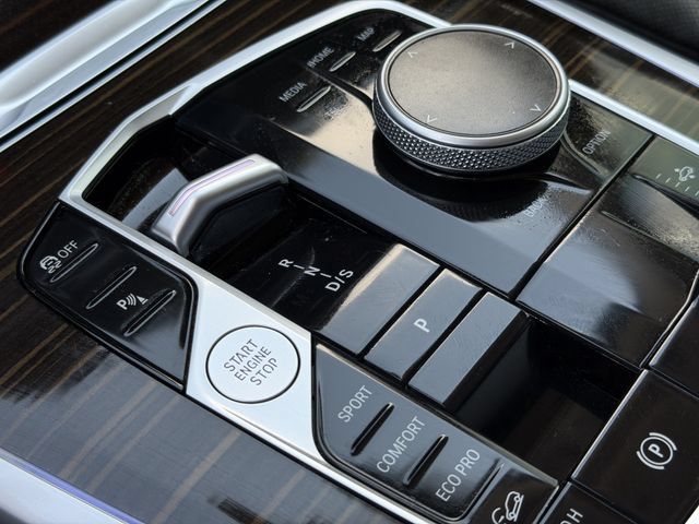 Used 2026 BMW X7 xDrive40i AWD/4WD image 18