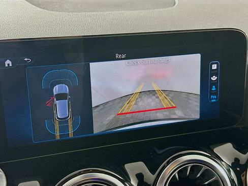 Used 2025 Mercedes-Benz GLA 250 image 22