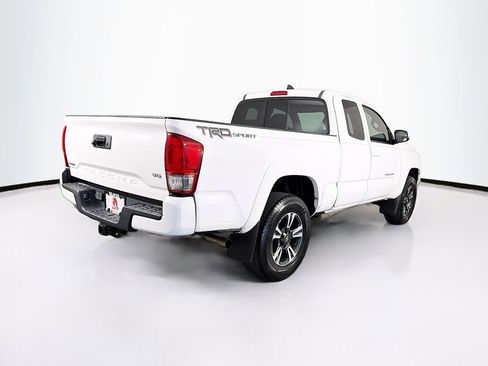 Used 2017 Toyota Tacoma TRD Sport w/ Tow Package RWD image 10