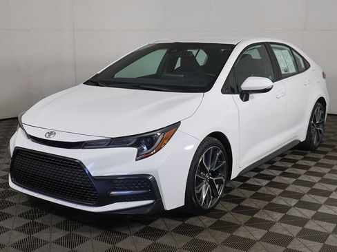 Used 2022 Toyota Corolla SE FWD image 5
