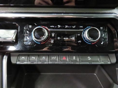 Used 2025 GMC Sierra 1500 Denali AWD/4WD image 51