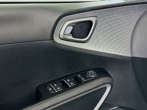 Used 2025 Kia Soul LX w/ LX Technology Package image 15