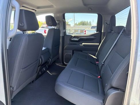 Used 2023 Chevrolet Silverado 1500 LT AWD/4WD image 15