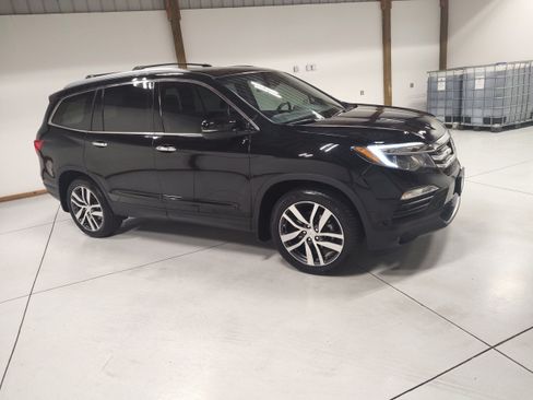 Used 2017 Honda Pilot Elite image 2