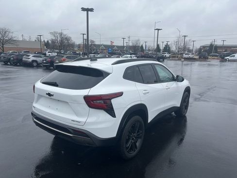 Used 2024 Chevrolet Trax ACTIV image 4