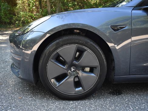 Used 2022 Tesla Model 3 Standard Range image 16