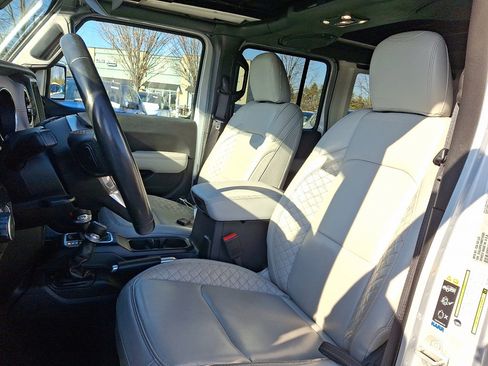 Used 2022 Jeep Wrangler Unlimited Sahara image 24