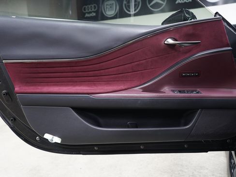 Used 2019 Lexus LC 500 Coupe w/ Sport Package RWD image 9