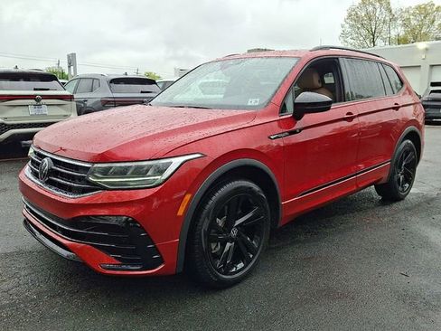 Certified 2024 Volkswagen Tiguan SE R-Line AWD/4WD image 5