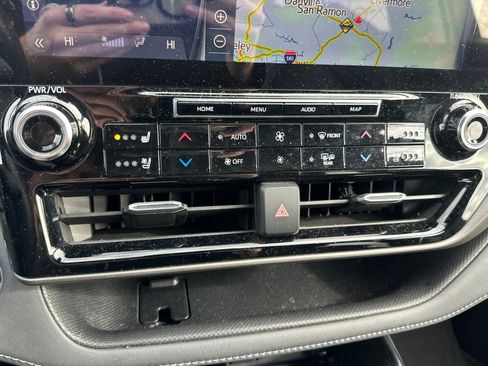 Used 2022 Toyota Highlander Limited image 28