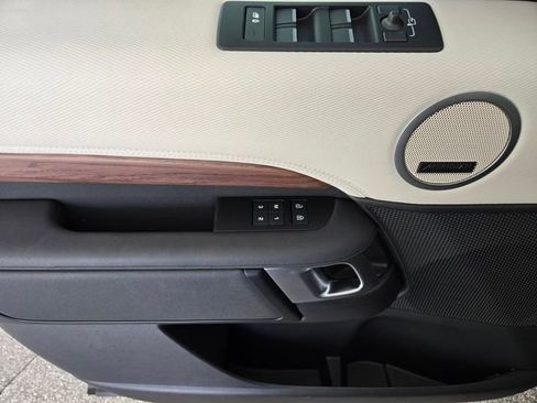 Certified 2025 Land Rover Discovery Dynamic SE AWD/4WD image 20