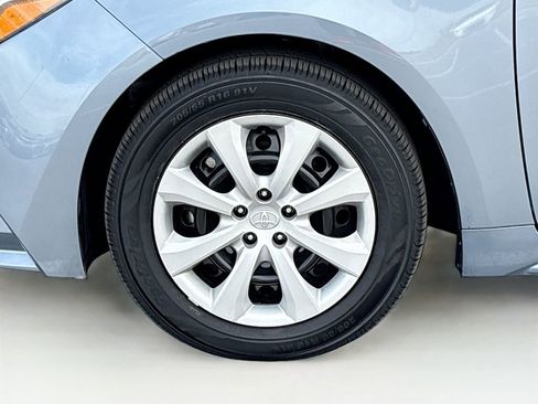 Used 2025 Toyota Corolla LE w/ Carpet Mat Package (TMS) image 29