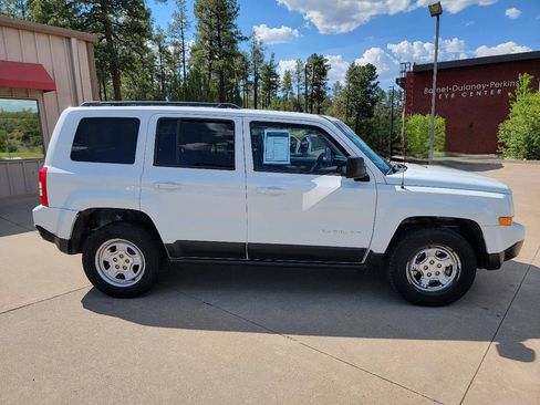 Used 2016 Jeep Patriot Sport w/ Power Value Group AWD/4WD image 11