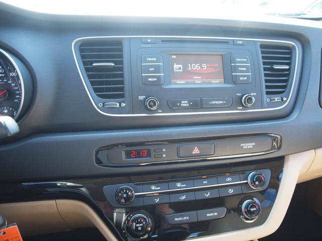 Used 2015 Kia Sedona LX w/ LX Convenience Package FWD image 11