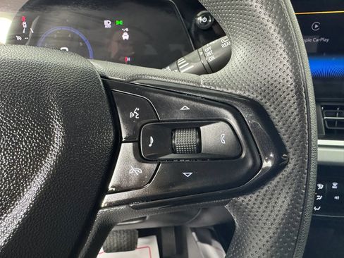 Used 2026 Chevrolet Trax LT FWD image 16