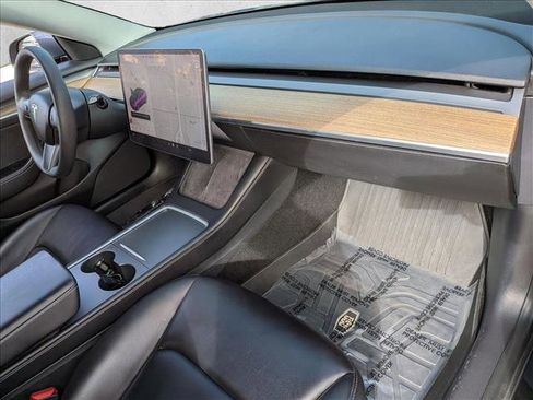 Used 2021 Tesla Model 3 Standard Range Plus image 22