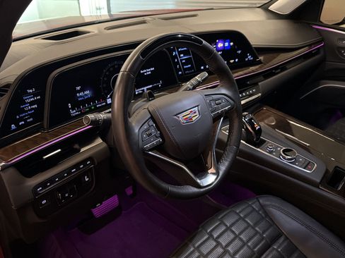 Used 2024 Cadillac Escalade Sport Platinum w/ Heavy-Duty Trailer Package AWD/4WD image 4